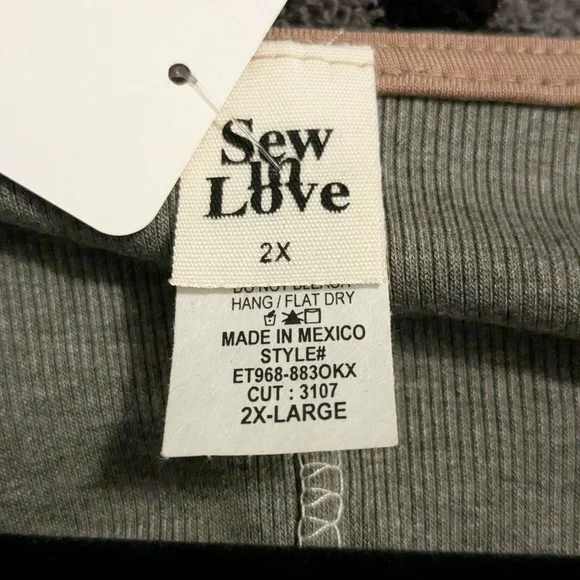 Sew In Love Women's Camo Print Long Sleeve Top Plus Size 2X - Picture 3 of 4